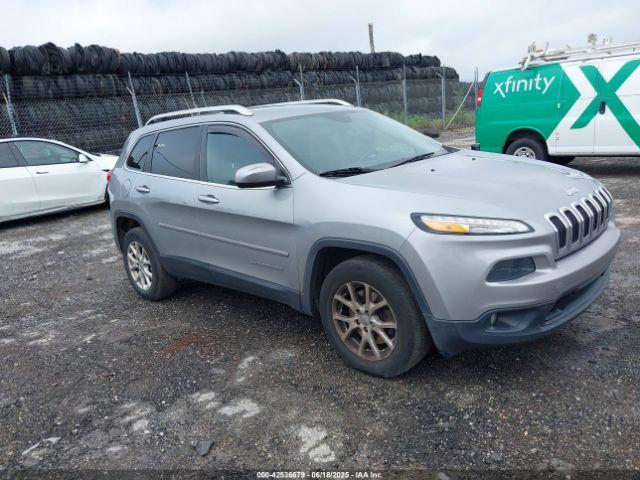  Salvage Jeep Cherokee