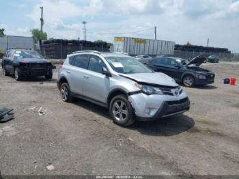  Salvage Toyota RAV4