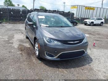  Salvage Chrysler Pacifica