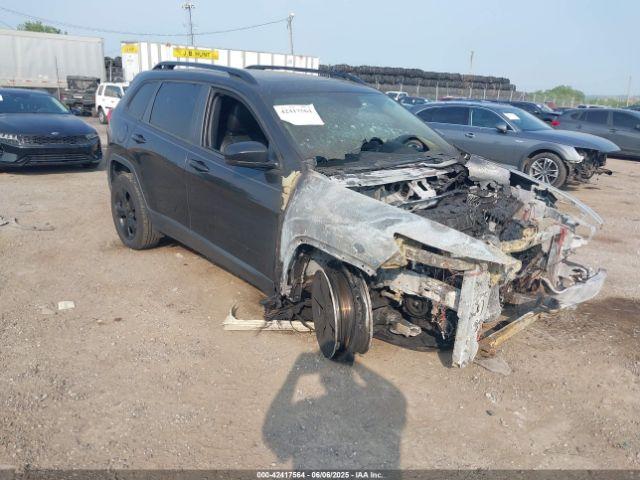  Salvage Jeep Cherokee