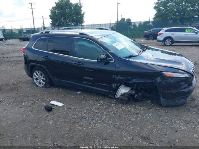  Salvage Jeep Cherokee