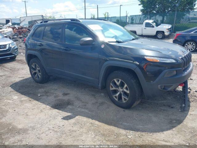  Salvage Jeep Cherokee