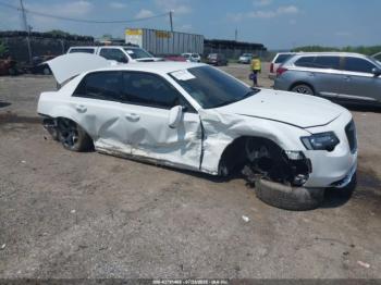  Salvage Chrysler 300