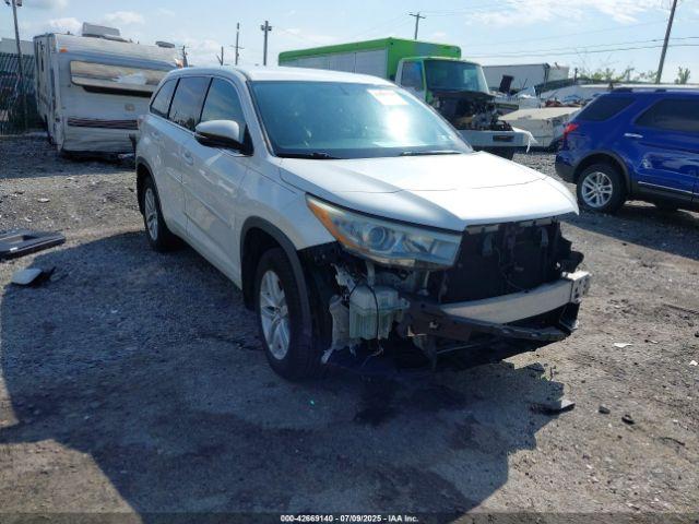  Salvage Toyota Highlander