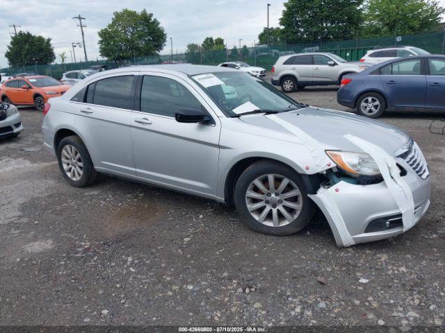  Salvage Chrysler 200