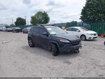 Salvage Jeep Cherokee