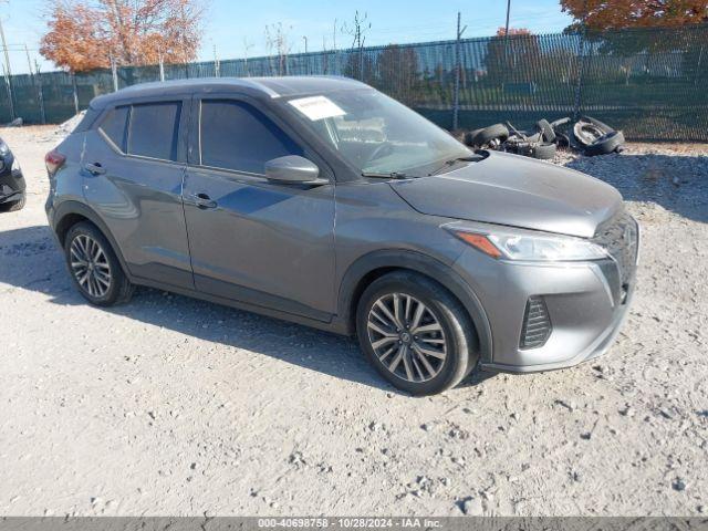  Salvage Nissan Kicks