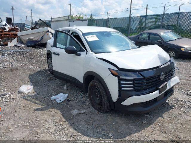  Salvage Nissan Kicks