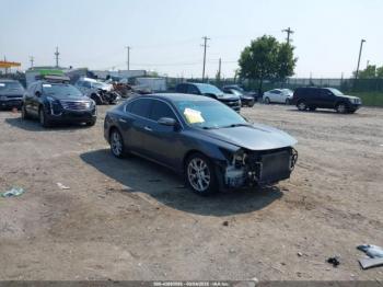  Salvage Nissan Maxima
