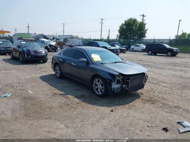  Salvage Nissan Maxima