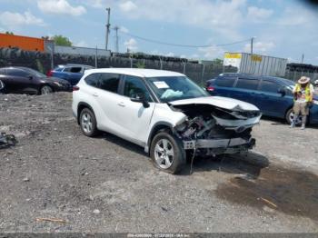  Salvage Toyota Highlander