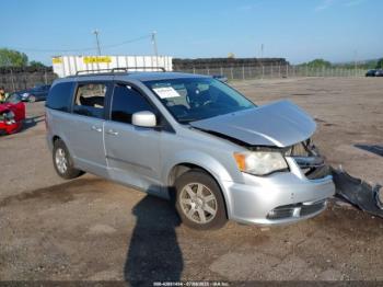  Salvage Chrysler Town & Country