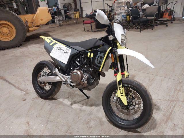  Salvage Husqvarna Supermoto 701