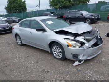  Salvage Nissan Altima