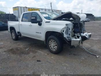  Salvage Chevrolet Silverado 2500