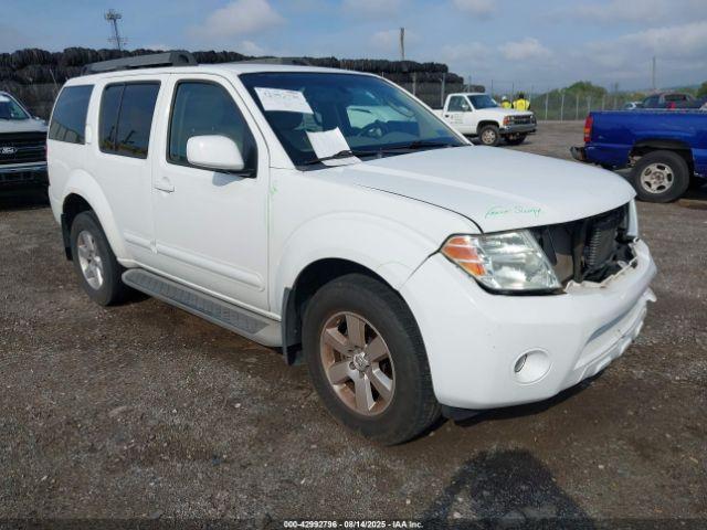  Salvage Nissan Pathfinder