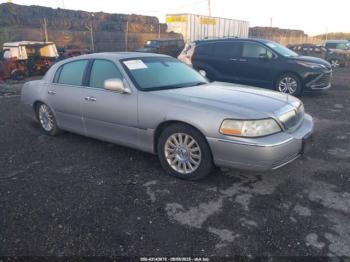  Salvage Lincoln Towncar