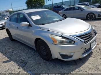  Salvage Nissan Altima