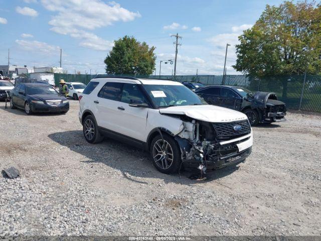  Salvage Ford Explorer