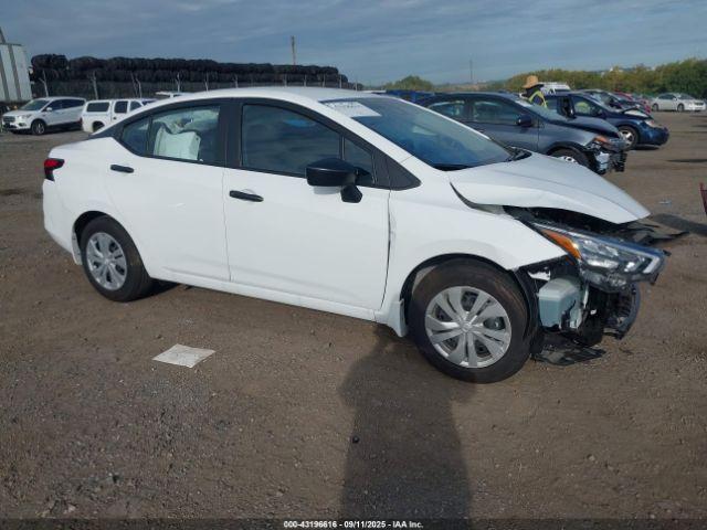 Salvage Nissan Versa
