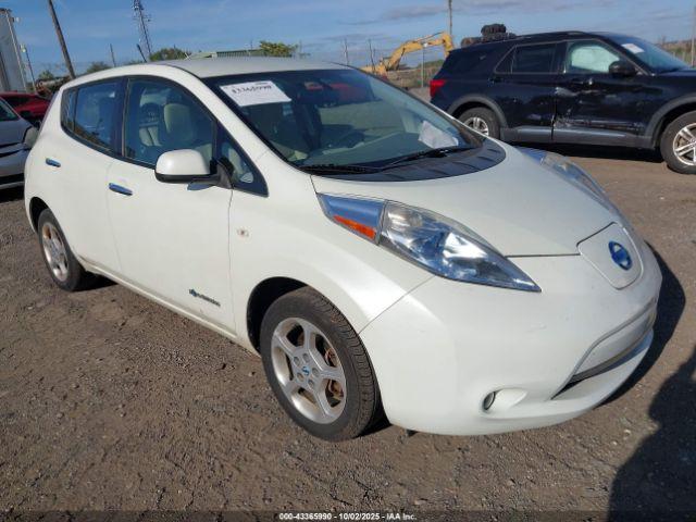  Salvage Nissan LEAF