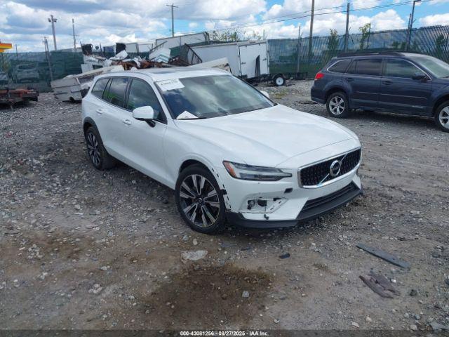 Salvage Volvo V60 Cross Country