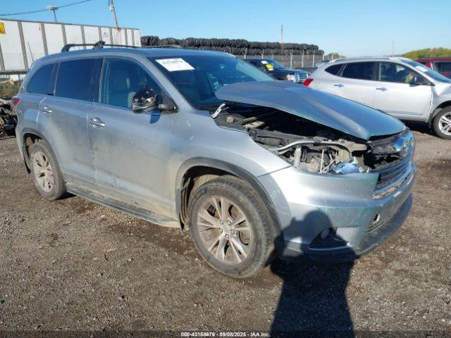  Salvage Toyota Highlander
