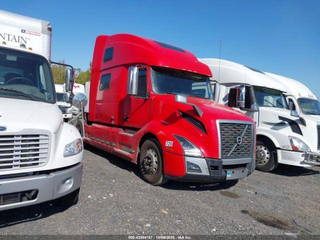  Salvage Volvo Vnl