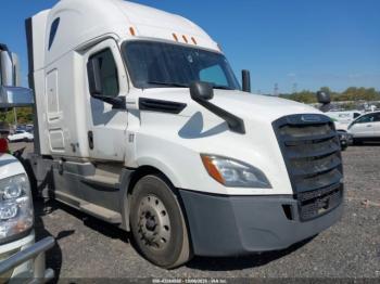  Salvage Freightliner New Cascadia 126