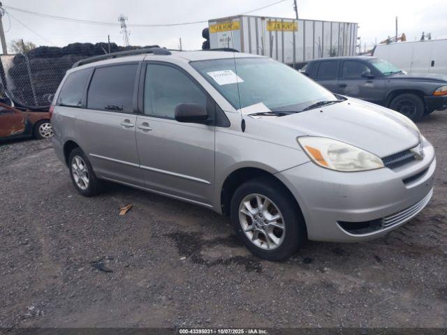 Salvage Toyota Sienna