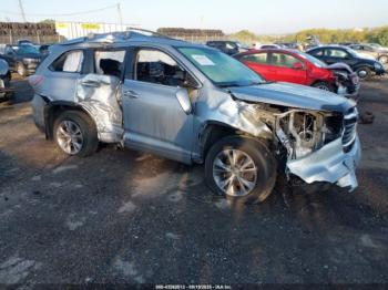  Salvage Toyota Highlander
