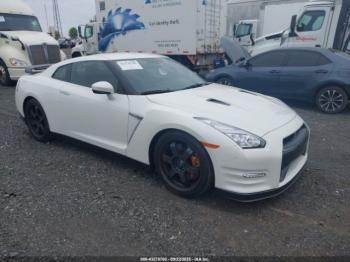  Salvage Nissan GT-R