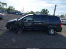 Chrysler Town & Country Touring Image 9