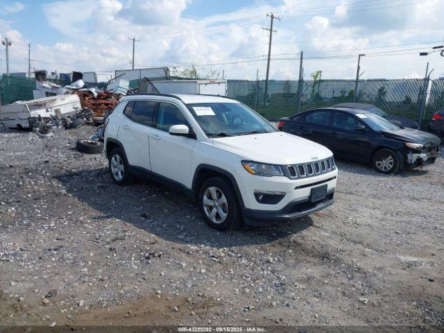  Salvage Jeep Compass