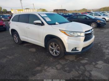  Salvage Toyota Highlander