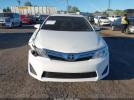 Toyota Camry Le Image 8