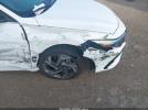 Hyundai ELANTRA Limited Image 4