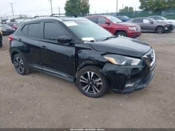  Salvage Nissan Kicks