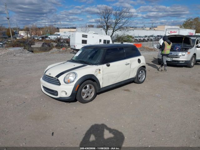 MINI Cooper Image 2