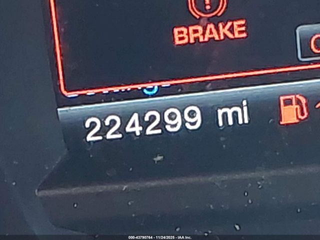 Ford Explorer Limited Image 13