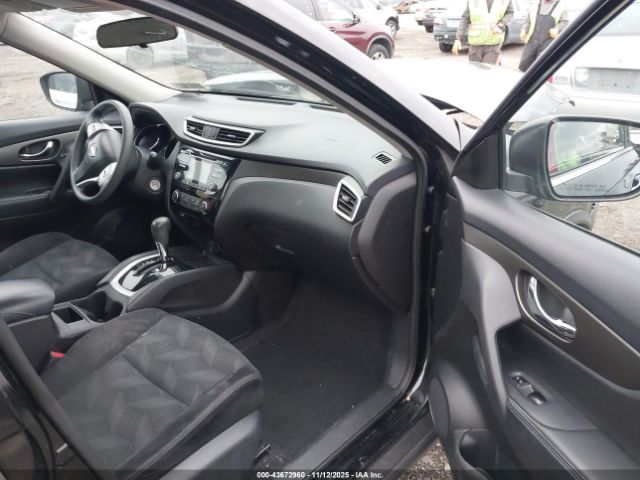 Nissan Rogue S Image 4