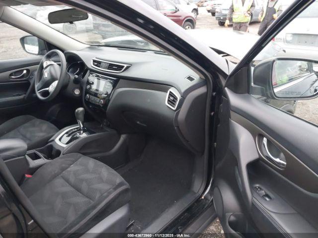 Nissan Rogue S Image 4