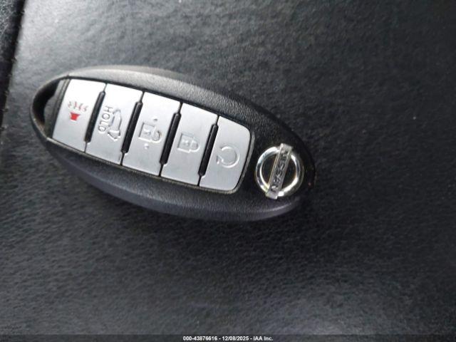 Nissan Pathfinder Sl Image 9