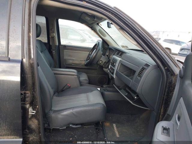 Dodge Dakota Laramie Image 3