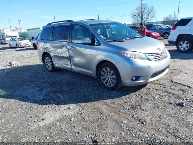  Salvage Toyota Sienna