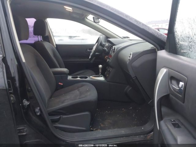 Nissan Rogue S Image 2