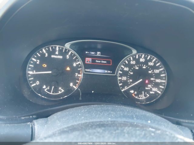 Nissan Pathfinder S Image 14