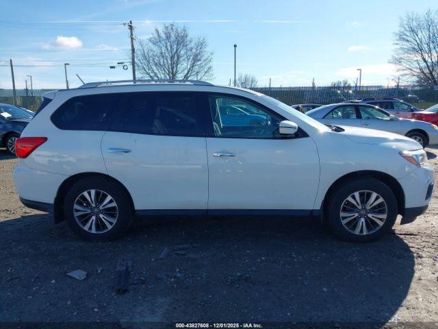 Nissan Pathfinder S Image 12