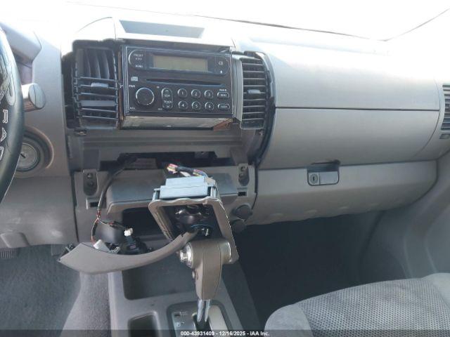 Nissan Frontier Se Image 15