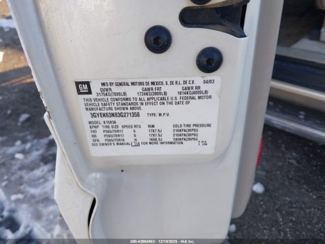 Cadillac Escalade Standard Image 4